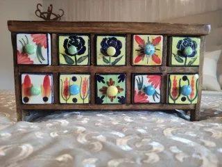 Joyero madera y cerámica (10 cajones).