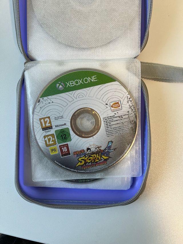 Xbox One S Blanca + Mando y Accesorios Nueva