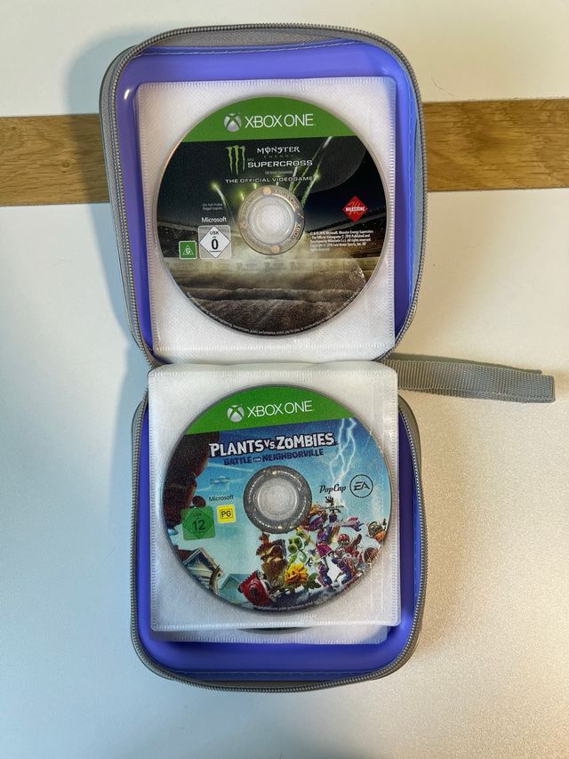 Xbox One S Blanca + Mando y Accesorios Nueva