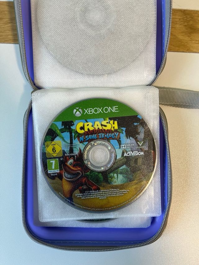 Xbox One S Blanca + Mando y Accesorios Nueva