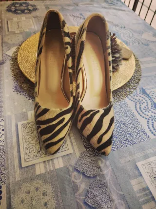 Zapatos de tacón estampado cebra