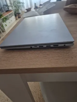 Ordenador portátil ASUS Plata