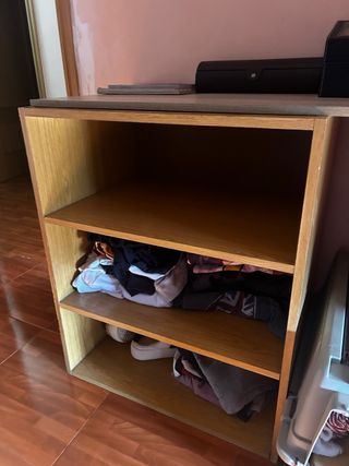 Estantería de madera