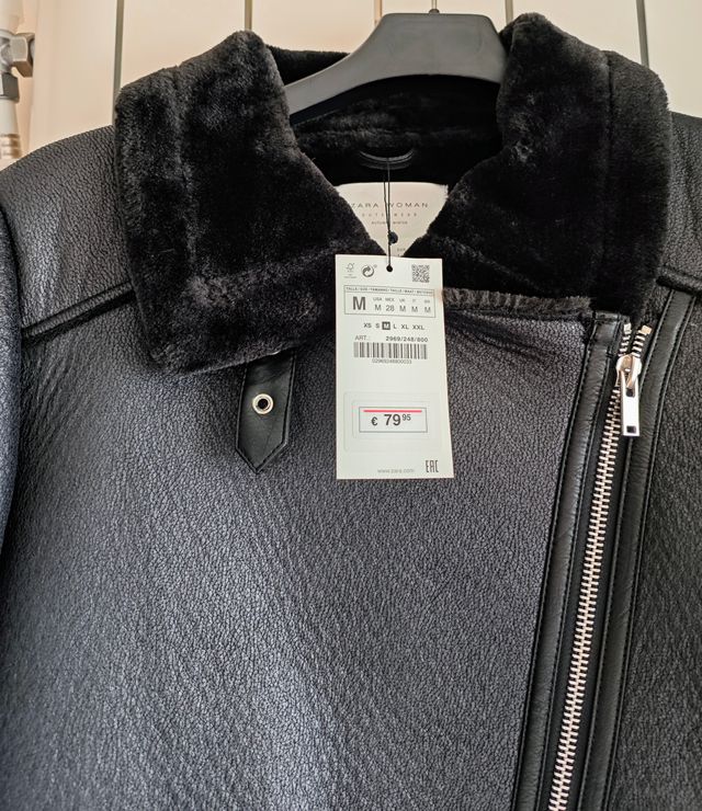 Cazadora doble faz negra de Zara sin estrenar