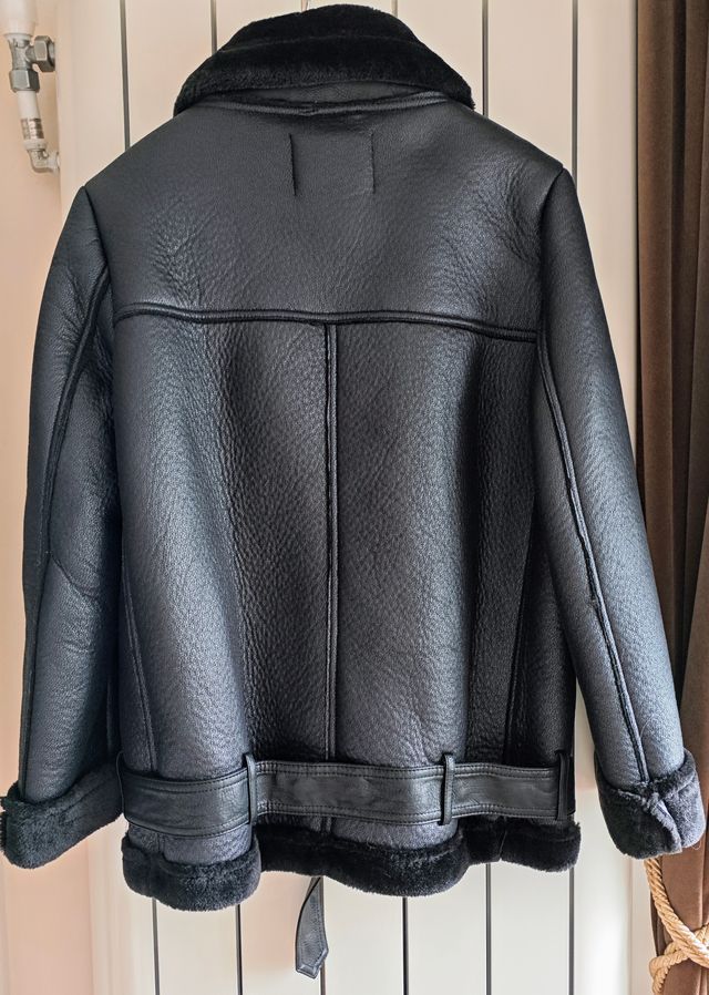 Cazadora doble faz negra de Zara sin estrenar