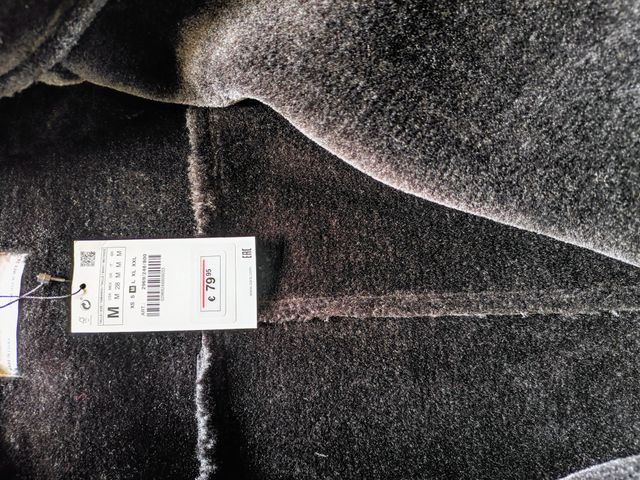 Cazadora doble faz negra de Zara sin estrenar