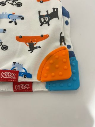 Nuby Babero Bandana con Mordedor 2uds