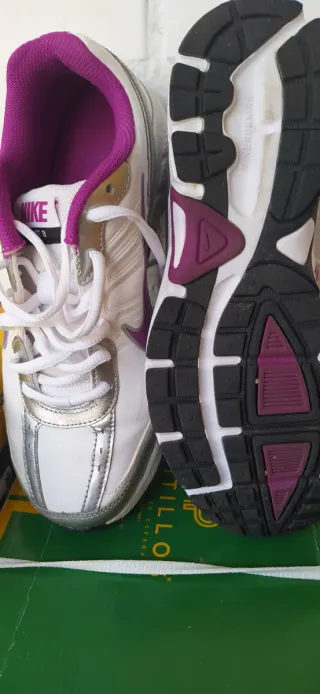 Zapatillas Nike Mujer Blancas y Rosas