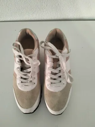 Zapatillas deportivas beige y rosa