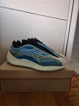 Adidas Yeezy 700 V3 Arzareth
