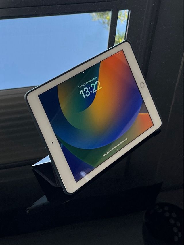 iPad 5ta Gen 32GB Gris