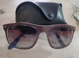 Gafas de sol Ray-Ban marrones y azules