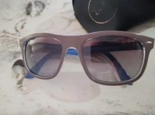 Gafas de sol Ray-Ban marrones y azules