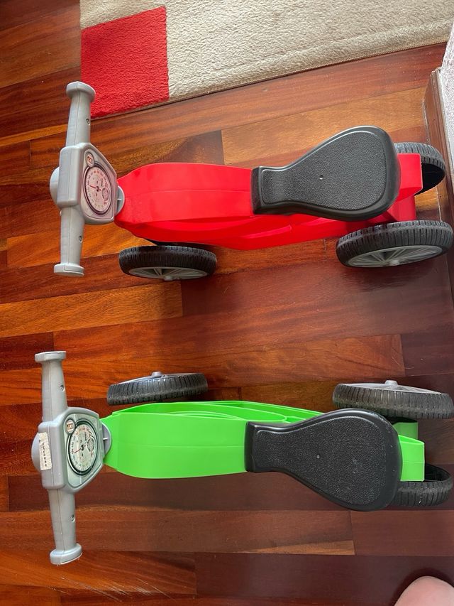 Bicicleta correpasillos roja y verde