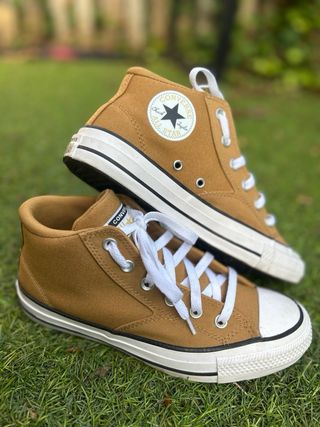 Zapatilla Converse botín mostaza