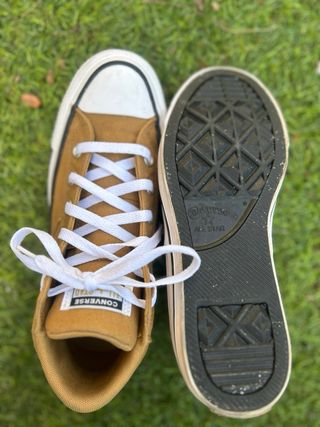 Zapatilla Converse botín mostaza