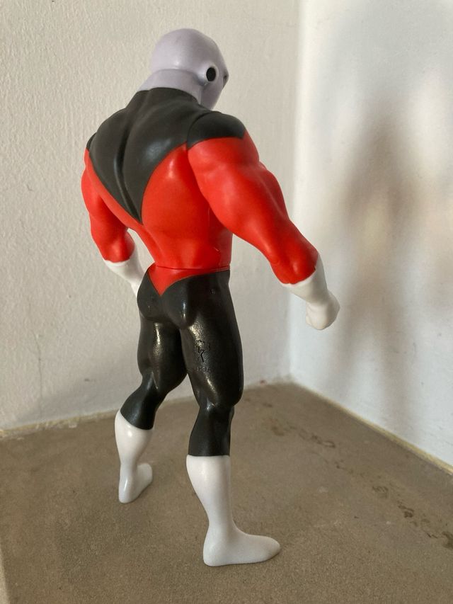 Figura Jiren Dragon Ball Super Kinder