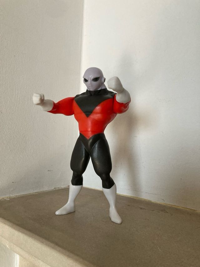 Figura Jiren Dragon Ball Super Kinder