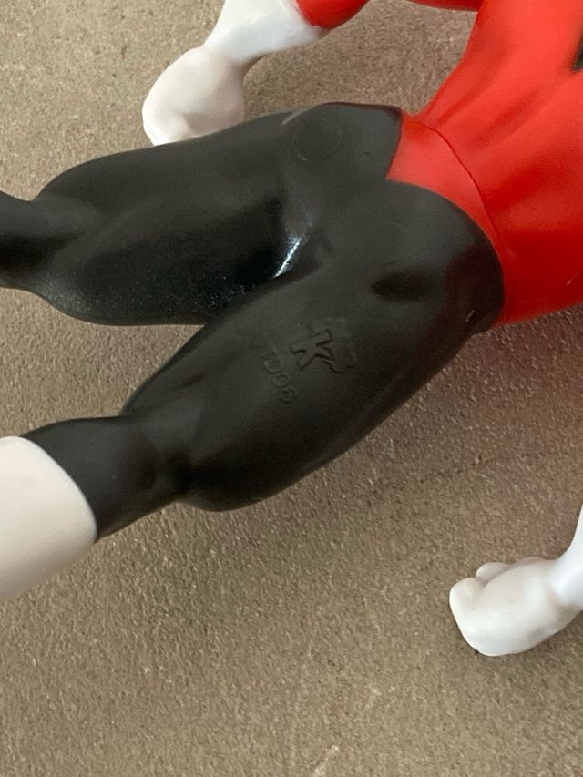 Figura Jiren Dragon Ball Super Kinder