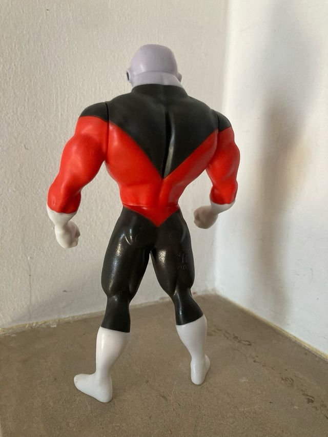 Figura Jiren Dragon Ball Super Kinder