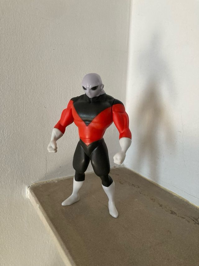 Figura Jiren Dragon Ball Super Kinder