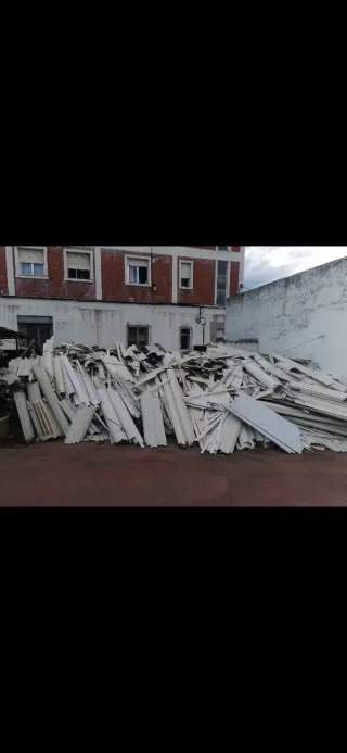 Persiana PVC. Usadas para reciclar. Aprox 9000kgs.