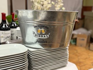 Cubo metálico decorativo