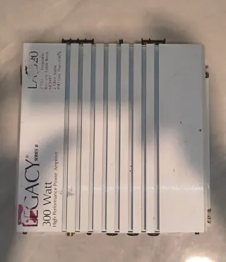 Amplificador Legacy LA320 300W Serie II
