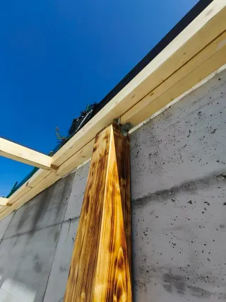 Terraza madera y panel sándwich para porches