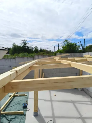 Terraza madera y panel sándwich para porches