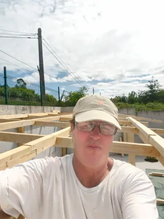 Terraza madera y panel sándwich para porches