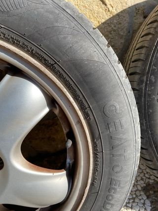 Llantas Mini con neumáticos nuevos