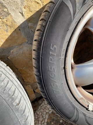 Llantas Mini con neumáticos nuevos