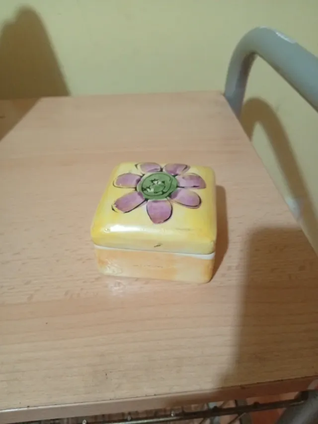 Portafotos y joyero de cerámica