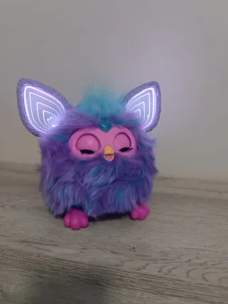 Furby 2025 - morado, rosa y azul