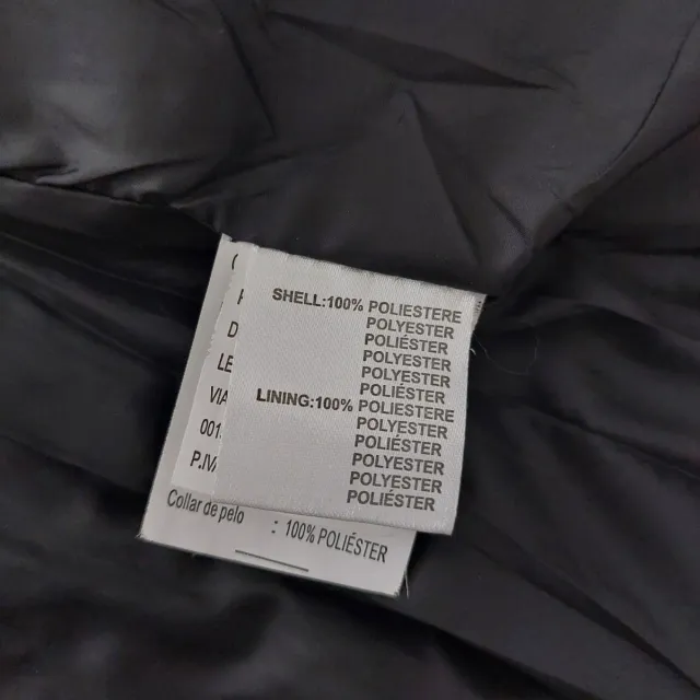 Cazadora negra invierno con capucha mujer abrigada