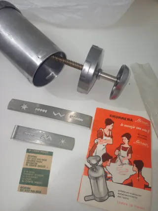 Antigua Churrera Bernar con moldes