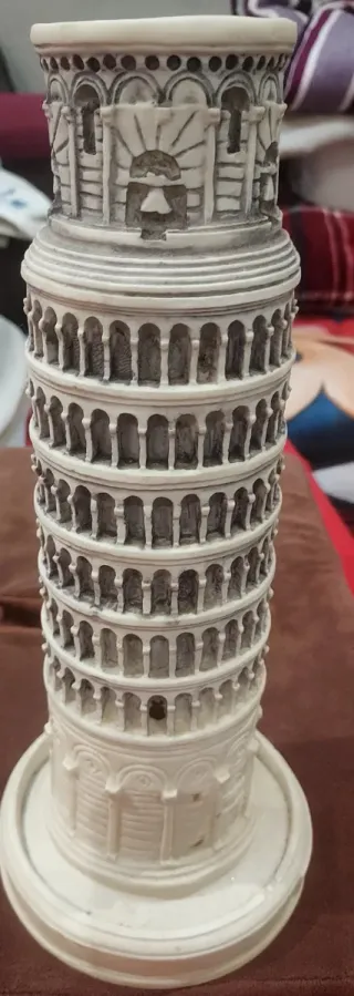 Figura Torre de Pisa