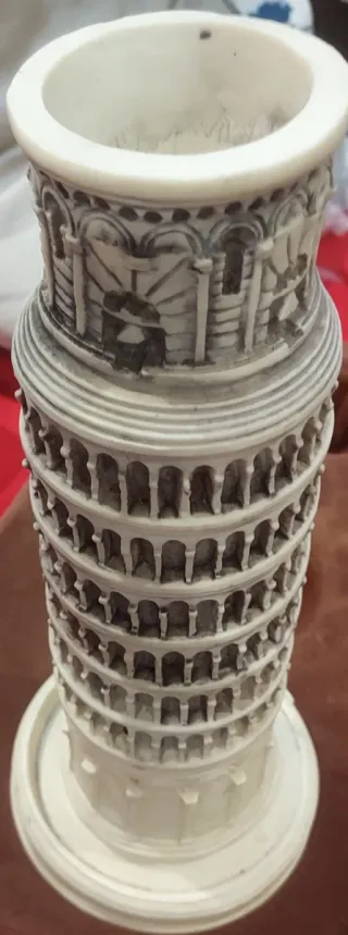 Figura Torre de Pisa