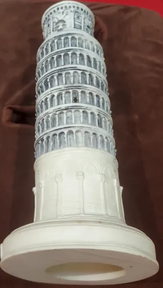 Figura Torre de Pisa