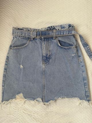 Falda vaquera con cinturón