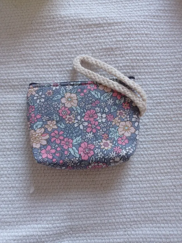 Monedero tela flores