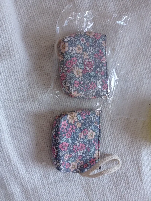 Monedero tela flores