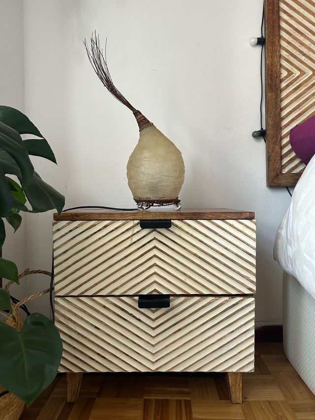 Lámpara de mesa resina y madera