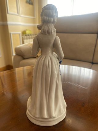 Figura porcelana dama azul cobalto