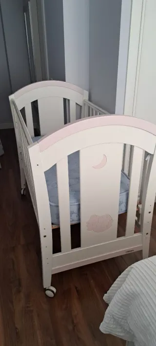 Cuna madera + colchón + cambiador