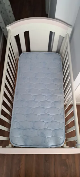 Cuna madera + colchón + cambiador