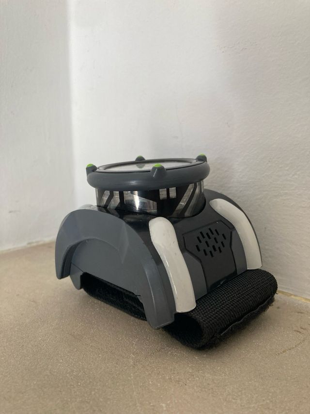 Boneco Ben 10 Quatro Braços com Omnitrix Deluxe