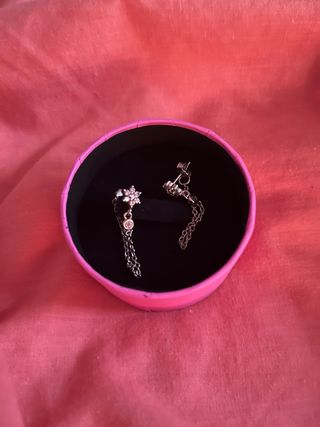 Pendientes de plata con diseño floral