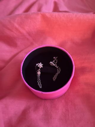 Pendientes de plata con diseño floral